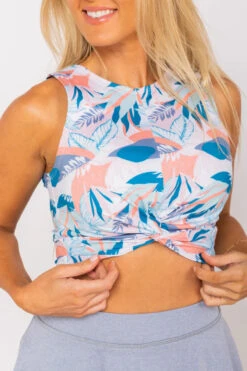 REEL SKIPPER MODERN TROPICAL RAYA TWIST TOP